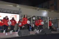 إبداع أبهر الحضور.. كوادر مدارس الشبان الخاصة ببنها ترسم لوحة فنية مبهرة في حفل تخرج الشهادات