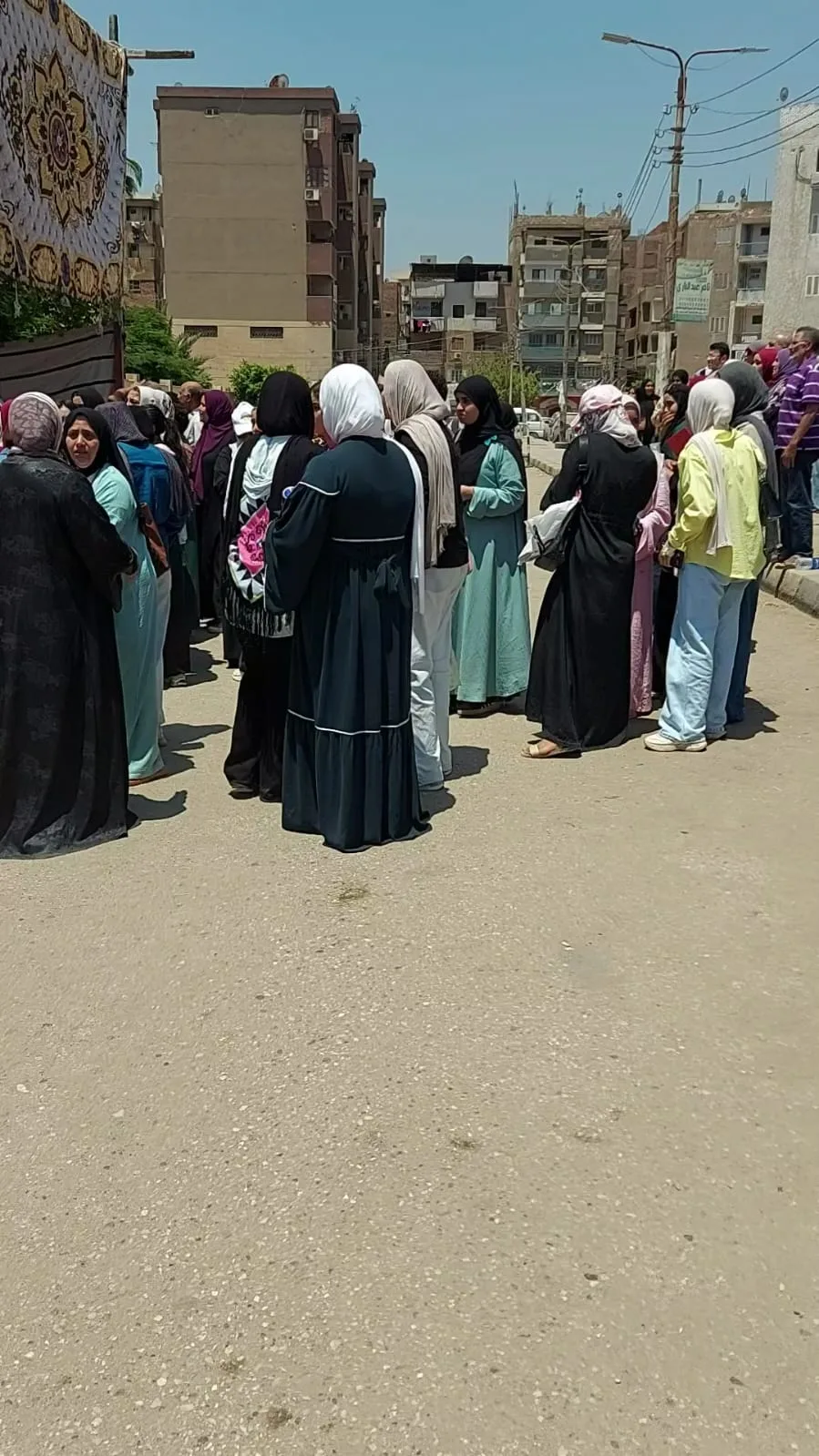 الكيمياء تُربك طلاب القليوبية.. والجغرافيا تمر بسلام في امتحانات الثانوية العامة الكيمياء تُربك طلاب القليوبية.. والجغرافيا تمر بسلام في امتحانات الثانوية العامة