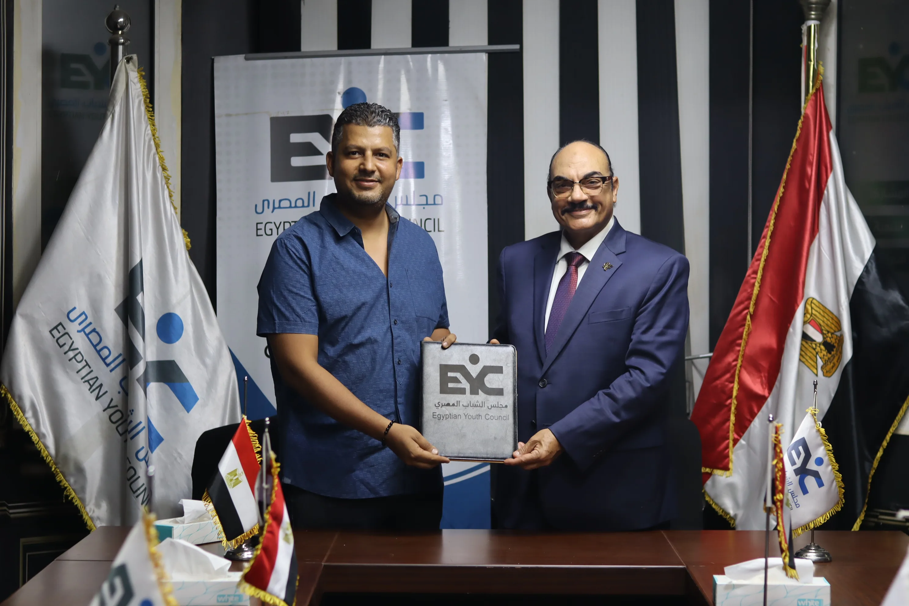 "محافظ الإسكندرية والقليوبية الأسبق ينضم إلى مجلس أمناء مجلس الشباب المصري مشرفًا على ملف الإدارة المحلية والحوكمة" "محافظ الإسكندرية والقليوبية الأسبق ينضم إلى مجلس أمناء مجلس الشباب المصري مشرفًا على ملف الإدارة المحلية والحوكمة"