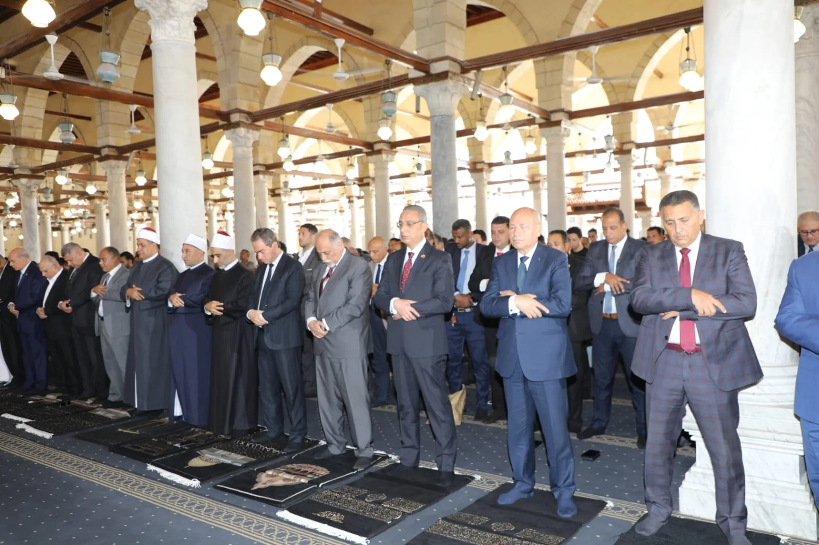 محافظ القليوبية يؤدي صلاة الجمعة بمسجد عمرو بن العاص احتفالًا بالعيد القومي لمحافظة القاهرة محافظ القليوبية يؤدي صلاة الجمعة بمسجد عمرو بن العاص احتفالًا بالعيد القومي لمحافظة القاهرة