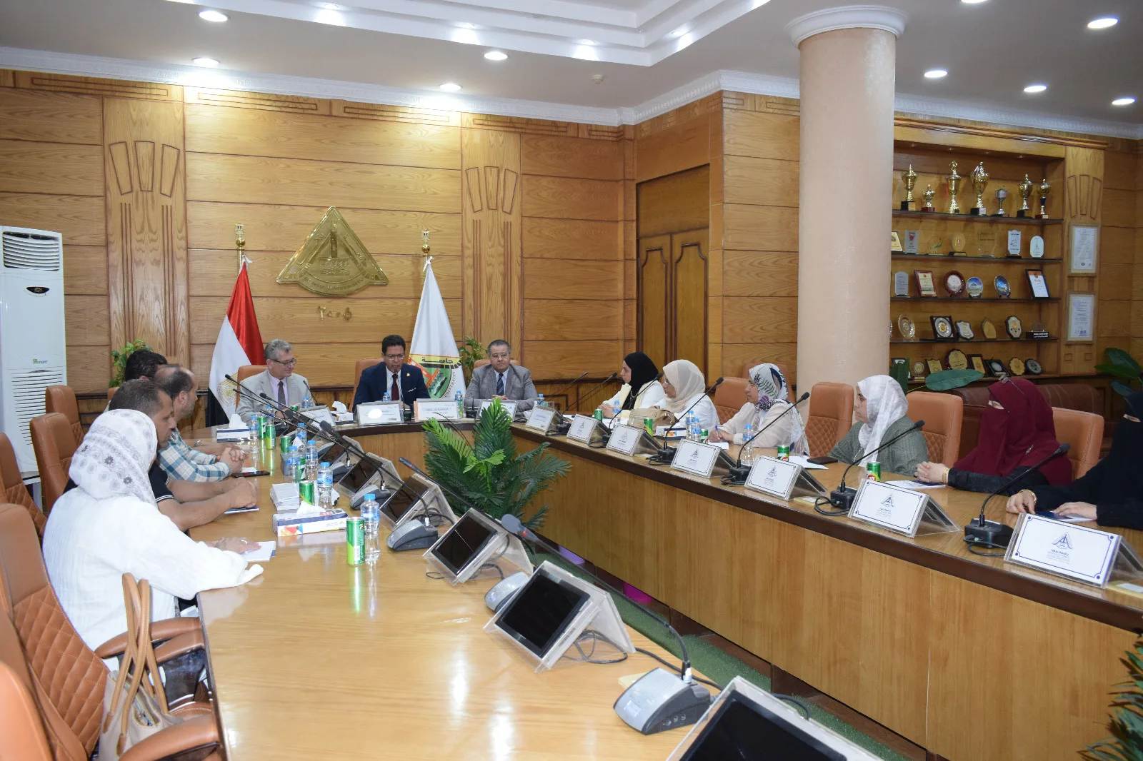 رئيس جامعة بنها يتابع إجراءات اعتماد مستشفى الجراحة من الهيئة العامة للاعتماد والرقابة الصحية (GAHAR)