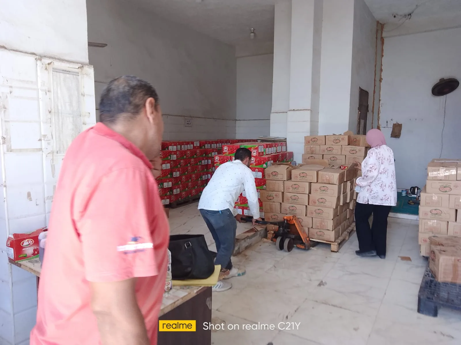 ضبط 30 ألف عبوة مشروب سكري مجهول المصدر للأطفال داخل مخزن غير مرخص بالقليوبية ضبط 30 ألف عبوة مشروب سكري مجهول المصدر للأطفال داخل مخزن غير مرخص بالقليوبية