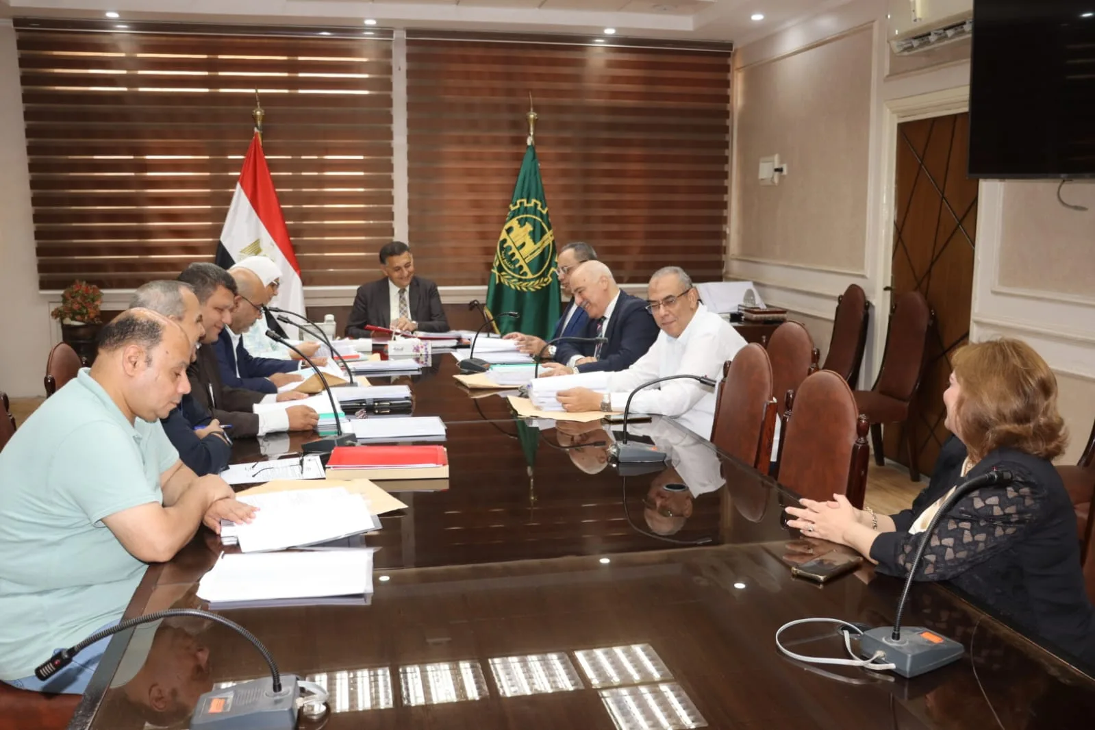 محافظ القليوبية يبحث تجديد شغل عدد من الوظائف القيادية وفق معايير الكفاءة والشفافية محافظ القليوبية يبحث تجديد شغل عدد من الوظائف القيادية وفق معايير الكفاءة والشفافية