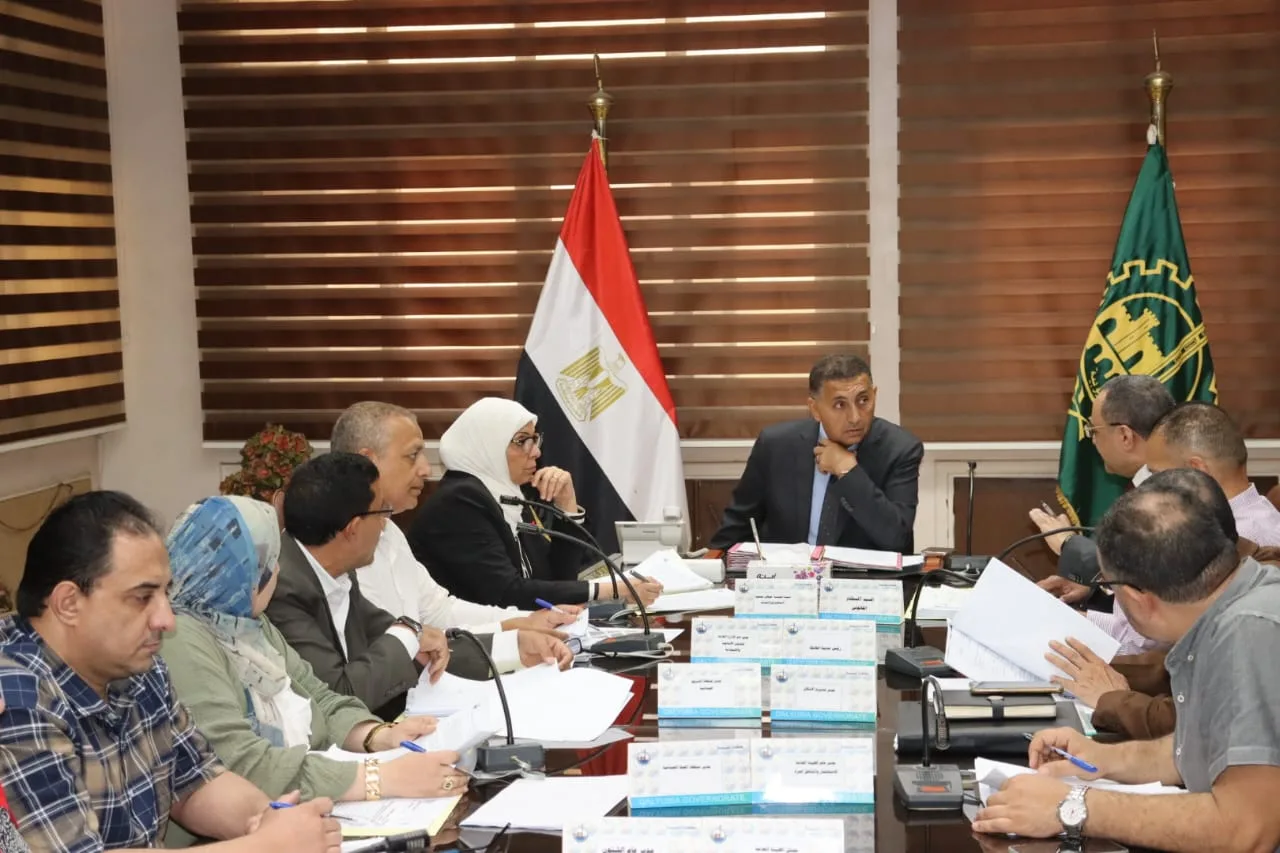 محافظ القليوبية يترأس اجتماع المناطق الصناعية ويعتمد قرارات جديدة لدعم المستثمرين محافظ القليوبية يترأس اجتماع المناطق الصناعية ويعتمد قرارات جديدة لدعم المستثمرين