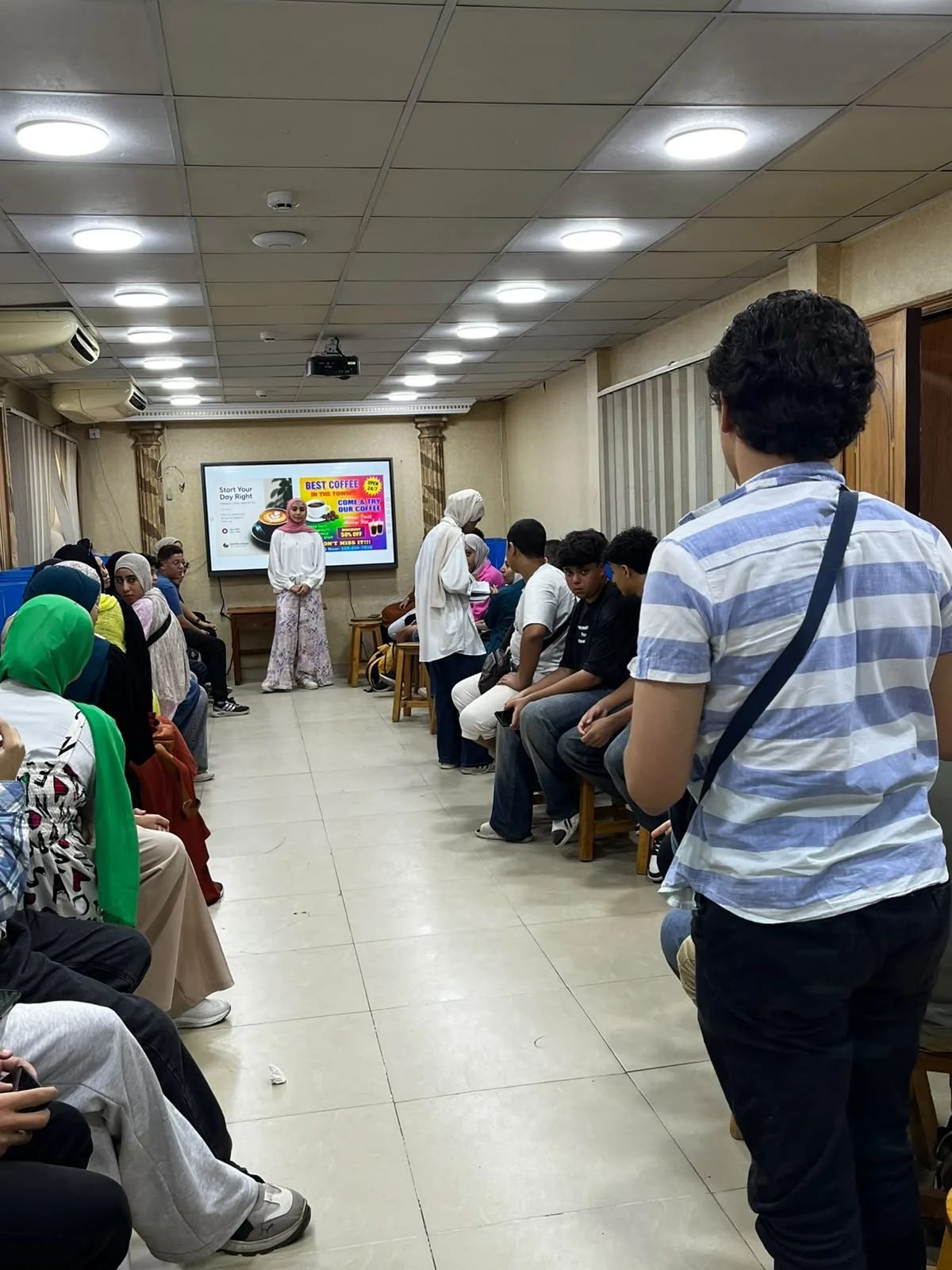 إقبال غير مسبوق على فعاليات "الأنامل الرقمية" بمدارس الشبان الخاصة.. وأولياء الأمور يشاركون أبناءهم رحلة التكنولوجيا إقبال غير مسبوق على فعاليات "الأنامل الرقمية" بمدارس الشبان الخاصة.. وأولياء الأمور يشاركون أبناءهم رحلة التكنولوجيا