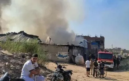 النيران تشتعل بمخزن أخشاب في طوخ.. والسيطرة على الحريق بعد تدخل سريع النيران تشتعل بمخزن أخشاب في طوخ.. والسيطرة على الحريق بعد تدخل سريع