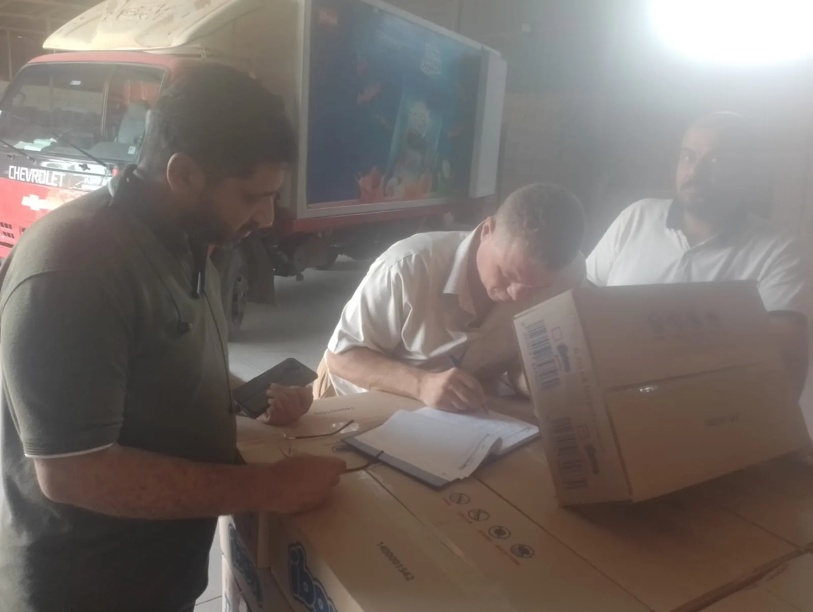 ضبط مصنع ومخزن مخالفين والتحفظ على طن طحينة و21.6 ألف قطعة كيك ببنها ضبط مصنع ومخزن مخالفين والتحفظ على طن طحينة و21.6 ألف قطعة كيك ببنها