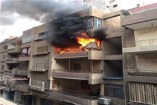 حريق داخل شقة ببرج سكني في الفرنواني بشبرا الخيمة.. والحماية المدنية تتدخل حريق داخل شقة ببرج سكني في الفرنواني بشبرا الخيمة.. والحماية المدنية تتدخل