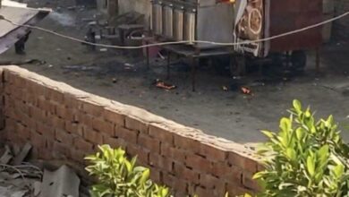حريق مفاجئ في عربة كبدة أمام مجلس مدينة كفر شكر.. والحماية المدنية تسيطر على النيران