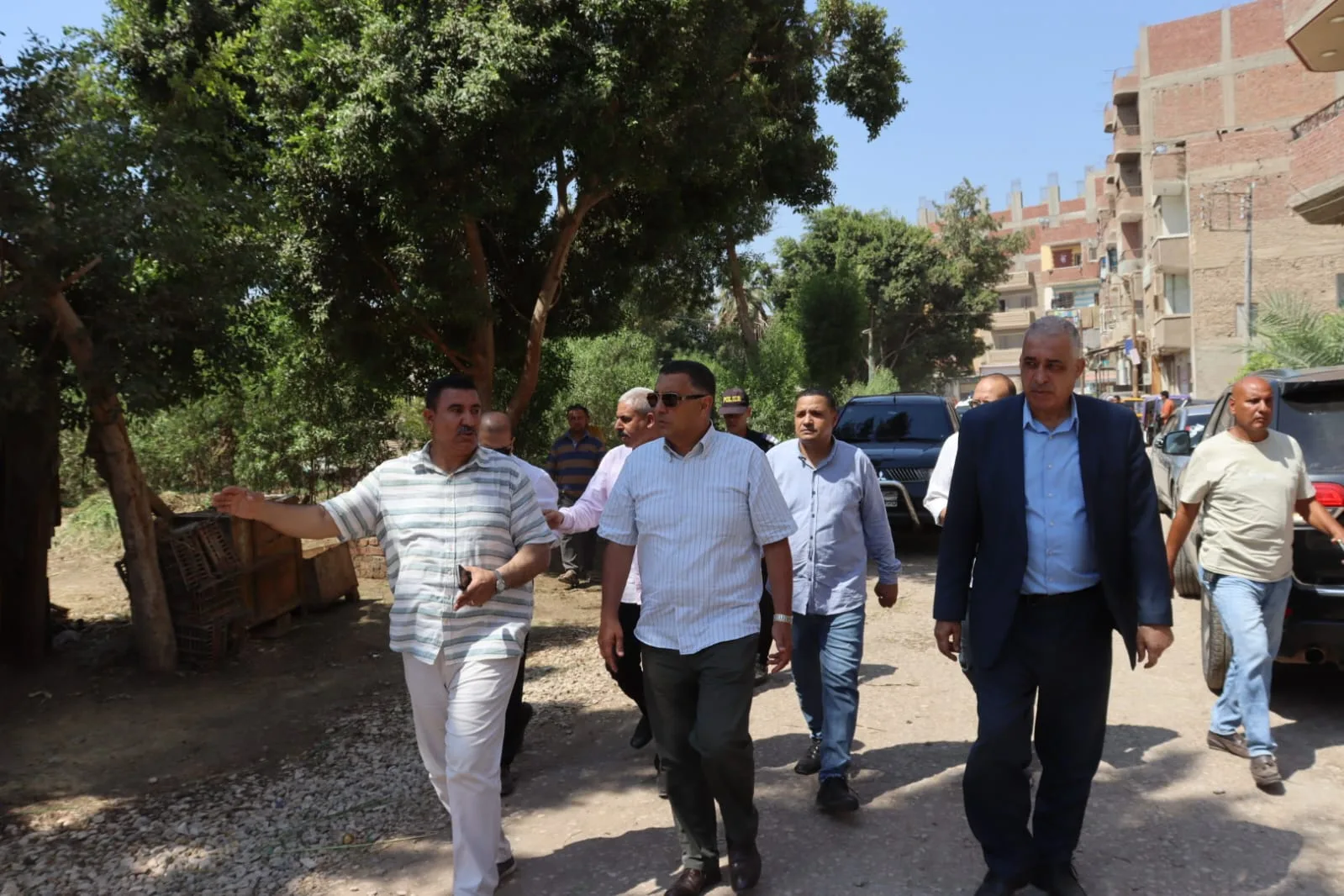 محافظ القليوبية يبحث إنشاء سوق حضاري جديد بشبين القناطر للقضاء على العشوائية واستيعاب الباعة الجائلين محافظ القليوبية يبحث إنشاء سوق حضاري جديد بشبين القناطر للقضاء على العشوائية واستيعاب الباعة الجائلين