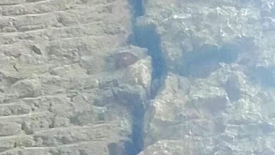 منزل قديم يثير القلق في الخانكة بعد الهزة الأرضية.. والأهالي يناشدون المسؤولين