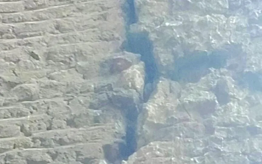 منزل قديم يثير القلق في الخانكة بعد الهزة الأرضية.. والأهالي يناشدون المسؤولين منزل قديم يثير القلق في الخانكة بعد الهزة الأرضية.. والأهالي يناشدون المسؤولين