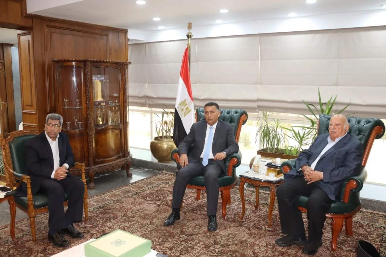 محافظ القليوبية يبحث مع منير غبور تطوير محيط كنيسة العذراء مريم بمسطرد وتعزيز السياحة الدينية محافظ القليوبية يبحث مع منير غبور تطوير محيط كنيسة العذراء مريم بمسطرد وتعزيز السياحة الدينية