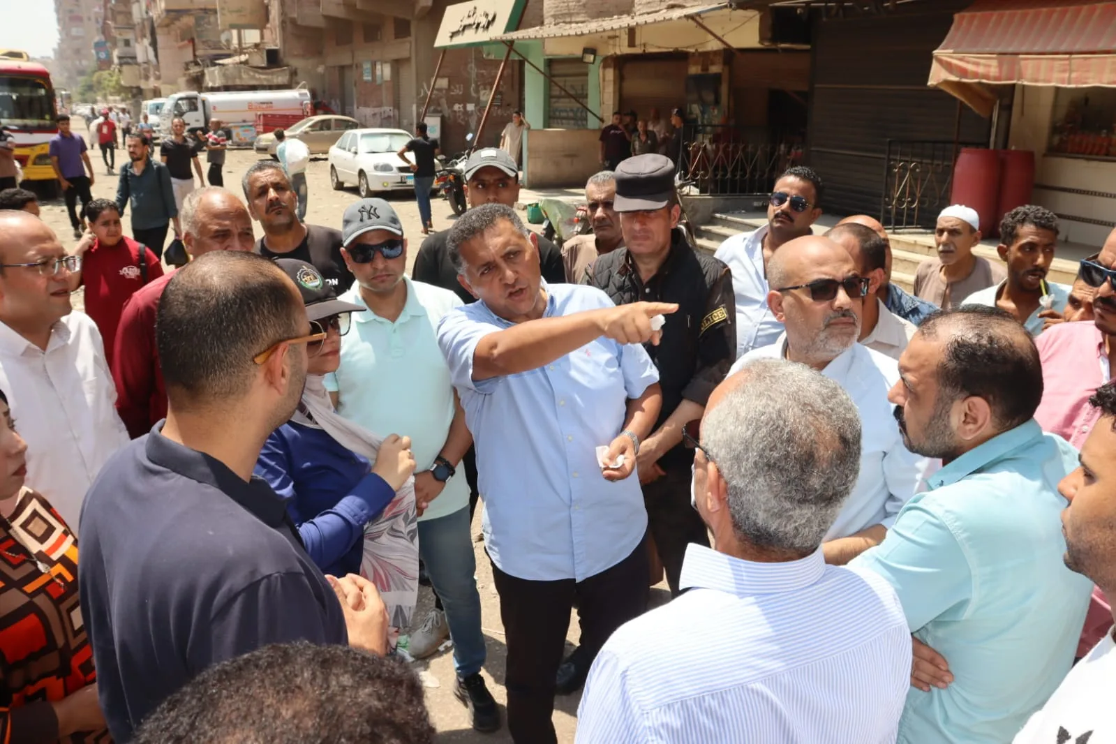 محافظ القليوبية يعاين مواقع بالخصوص لإقامة سلاسل تجارية وجراج جديد وتنظيم موقف باب الشعرية–المرج محافظ القليوبية يعاين مواقع بالخصوص لإقامة سلاسل تجارية وجراج جديد وتنظيم موقف باب الشعرية–المرج