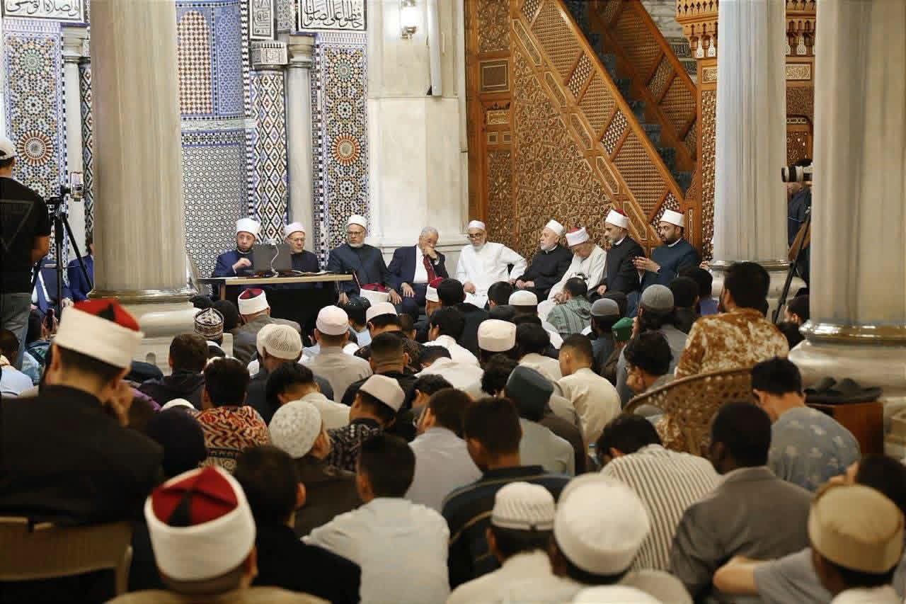 وزير الأوقاف: الأخلاق جوهر الرسالة المحمدية.. ونريد أن يتحول الاحتفاء بالمولد النبوي إلى أثر يراه العالم وزير الأوقاف: الأخلاق جوهر الرسالة المحمدية.. ونريد أن يتحول الاحتفاء بالمولد النبوي إلى أثر يراه العالم
