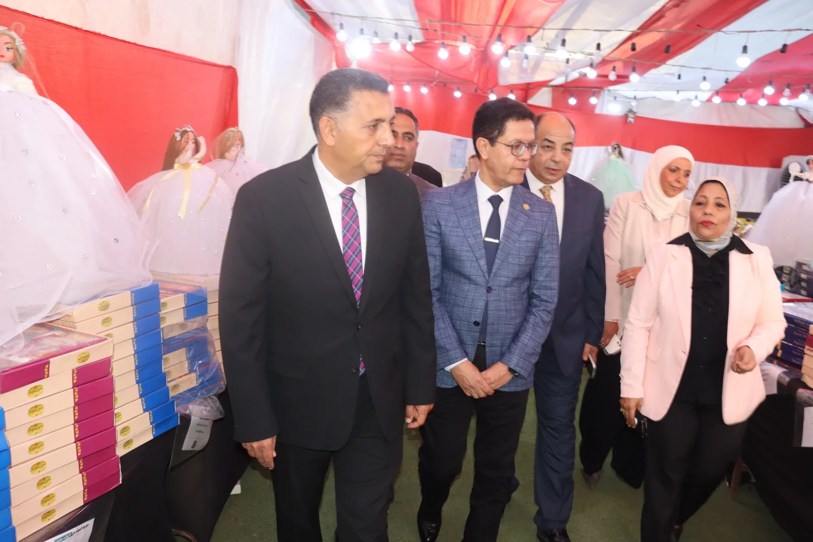 محافظ القليوبية ورئيس جامعة بنها يفتتحان معرض حلوى المولد النبوي الشريف بهيئة الشبان العالمية ببنها
