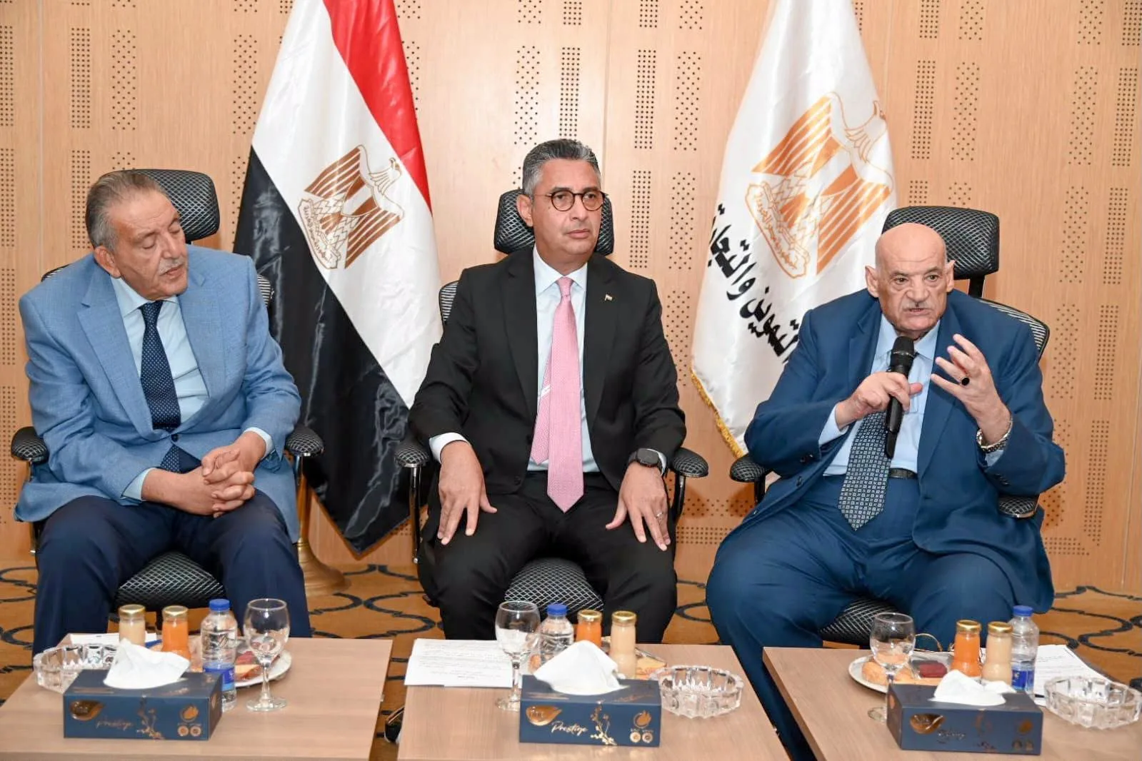 وزير التموين لجنة مشتركة لبحث مطالب المخابز وحسم الملفات خلال شهر وزير التموين لجنة مشتركة لبحث مطالب المخابز وحسم الملفات خلال شهر