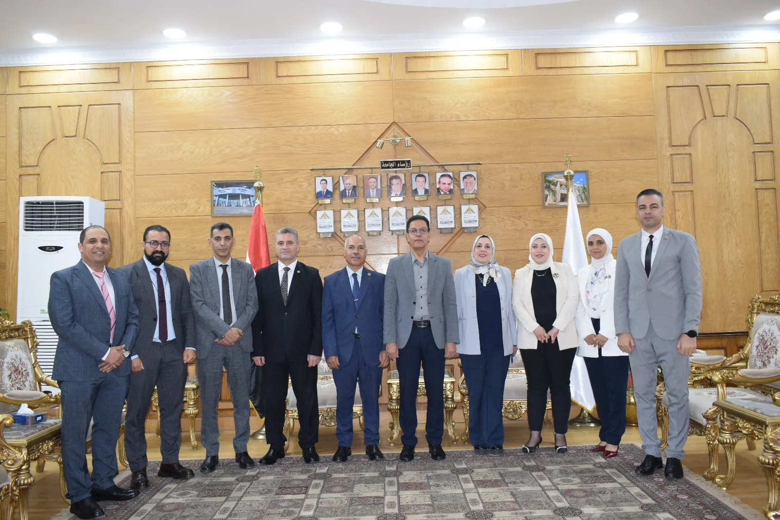 رئيس جامعة بنها يستقبل مدير الوحدة المركزية للتدريب على تكنولوجيا المعلومات بالمجلس الأعلى للجامعات رئيس جامعة بنها يستقبل مدير الوحدة المركزية للتدريب على تكنولوجيا المعلومات بالمجلس الأعلى للجامعات