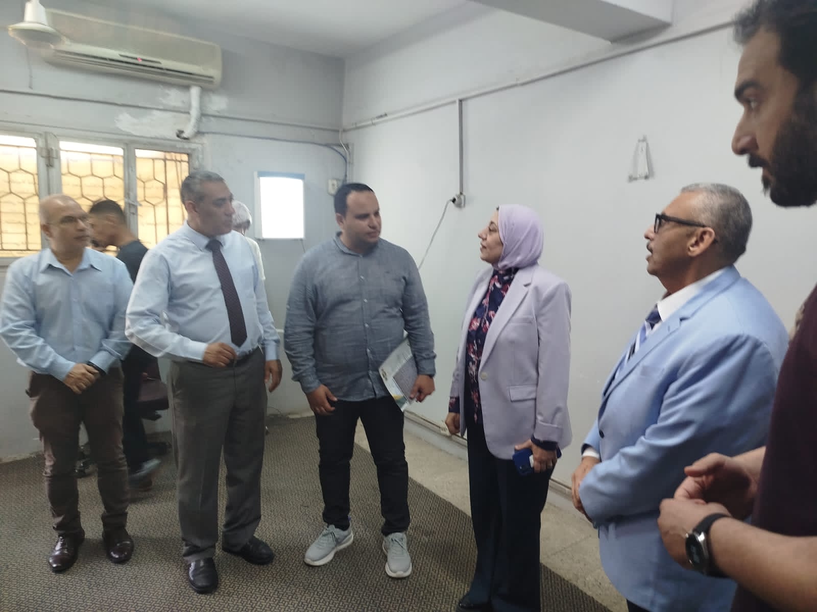 نائب رئيس جامعة بنها للدراسا العليا والبحوث تتفقد إجراءات الكشف الطبي على الطلاب الجدد نائب رئيس جامعة بنها للدراسا العليا والبحوث تتفقد إجراءات الكشف الطبي على الطلاب الجدد