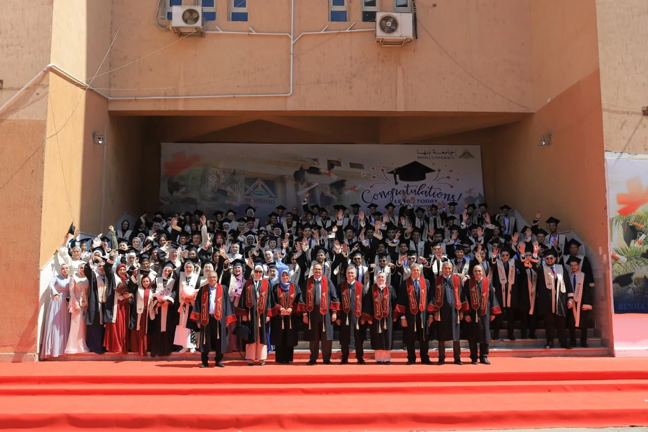 جامعة بنها تحتفل بتخريج دفعة جديدة من طلاب هندسة شبرا.. تكريم الخريجين استعدادًا لسوق العمل