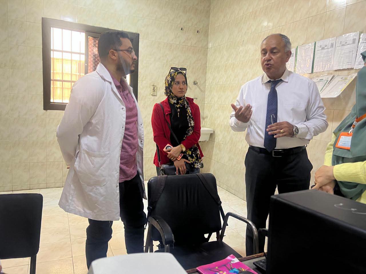 وكيل صحة القليوبية يتفقد وحدة سنديون بقليوب لمتابعة جودة الخدمات وسلامة المرضى وكيل صحة القليوبية يتفقد وحدة سنديون بقليوب لمتابعة جودة الخدمات وسلامة المرضى
