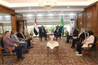 محافظ القليوبية يلتقي رئيس مجلس إدارة «نهضة مصر» الجديد لوضع آلية عمل متكاملة للارتقاء بمنظومة النظافة بشبرا الخيمة والخصوص