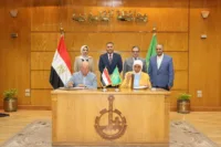 محافظ القليوبية يشهد توقيع عقد استغلال مكتبة المنار بمدينة بنها لتعظيم الاستفادة منها وتقديم خدمات تعليمية وتدريبية متميزة