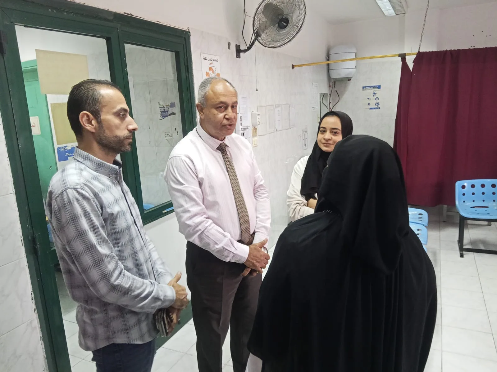 بعد طوابير  مستشفي الجلدية ..وكيل صحة القليوبية يوجه تخفيف الزحام وتطوير الخدمة