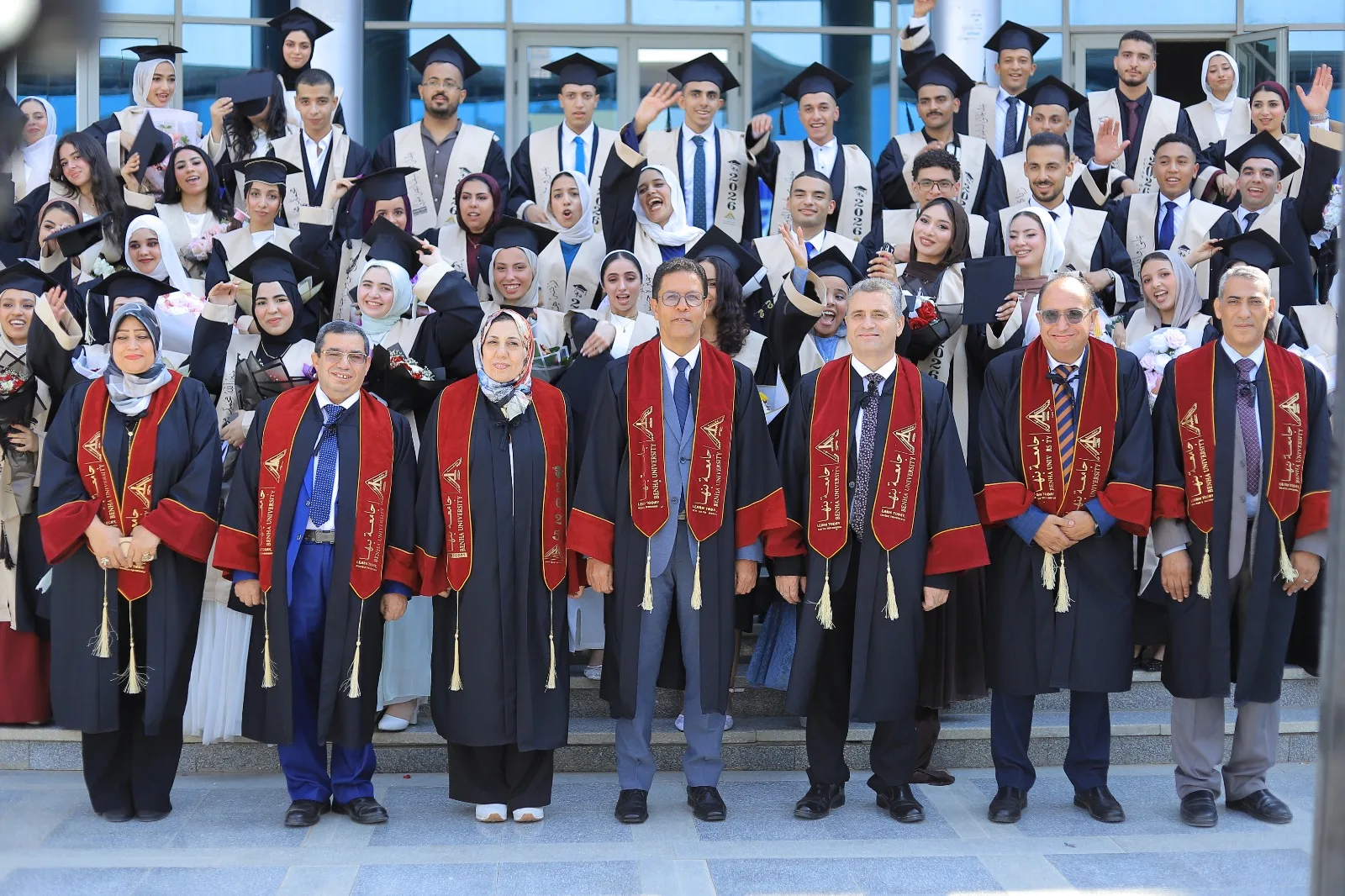 رئيس جامعة بنها يشهد حفل تخرج دفعة جديدة من طلاب برامج كلية الحقوق بالعبور رئيس جامعة بنها يشهد حفل تخرج دفعة جديدة من طلاب برامج كلية الحقوق بالعبور