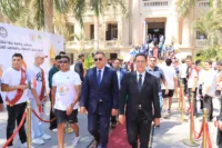 محافظ القليوبية ورئيس جامعة بنها يشهدان استقبال شعلة أسبوع شباب الجامعات والمعاهد العليا الرابع عشر