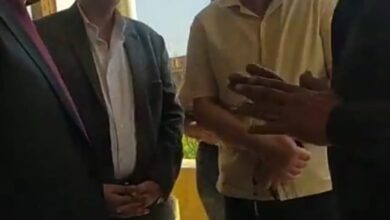 محافظ القليوبية يستبعد مدير مدرسة برقطا الإعدادية لعدم الجاهزية وغلق معمل الشبكات مرتديا الجلابية