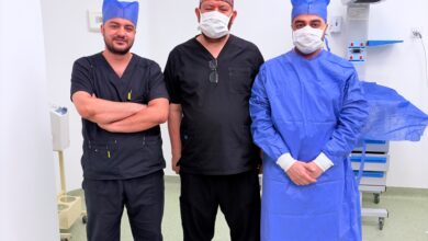 رضيع عمره يومان يخضع لجراحة دقيقة بالقناطر الخيرية لإصلاح عيب خلقي بجدار البطن