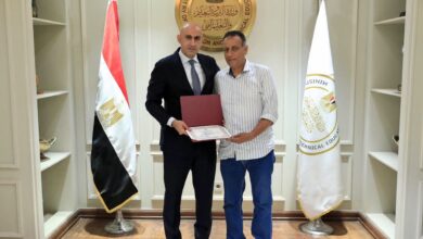 «أنا في مكاني زي ما أنا».. مدير مدرسة برقطا يكشف موقفه بعد واقعة الجلابية