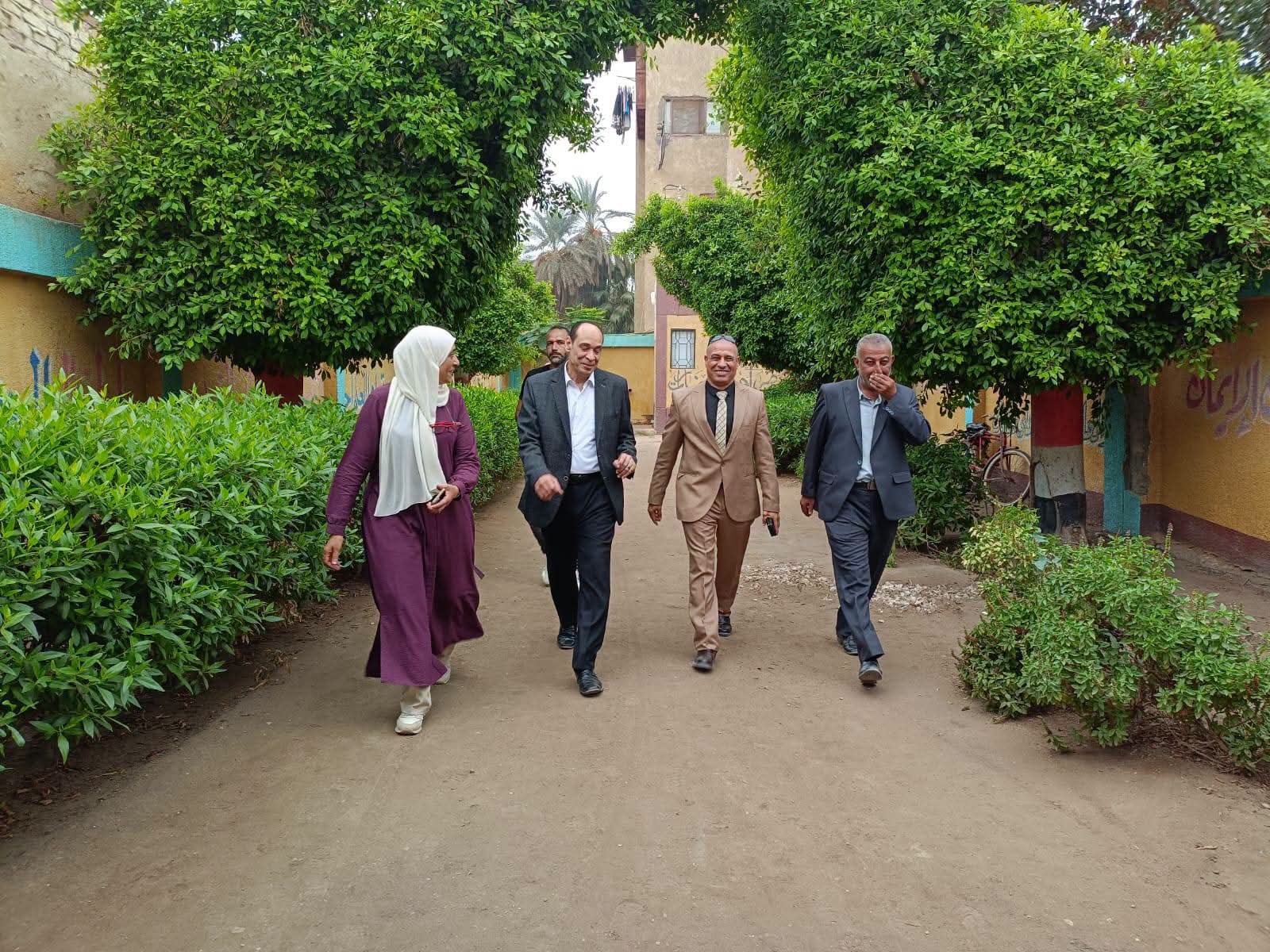 جولة ميدانية لمتابعة انضباط العملية التعليمية؛ وكيل تعليم القليوبية يتفقد مدارس إدارة قها التعليمية
