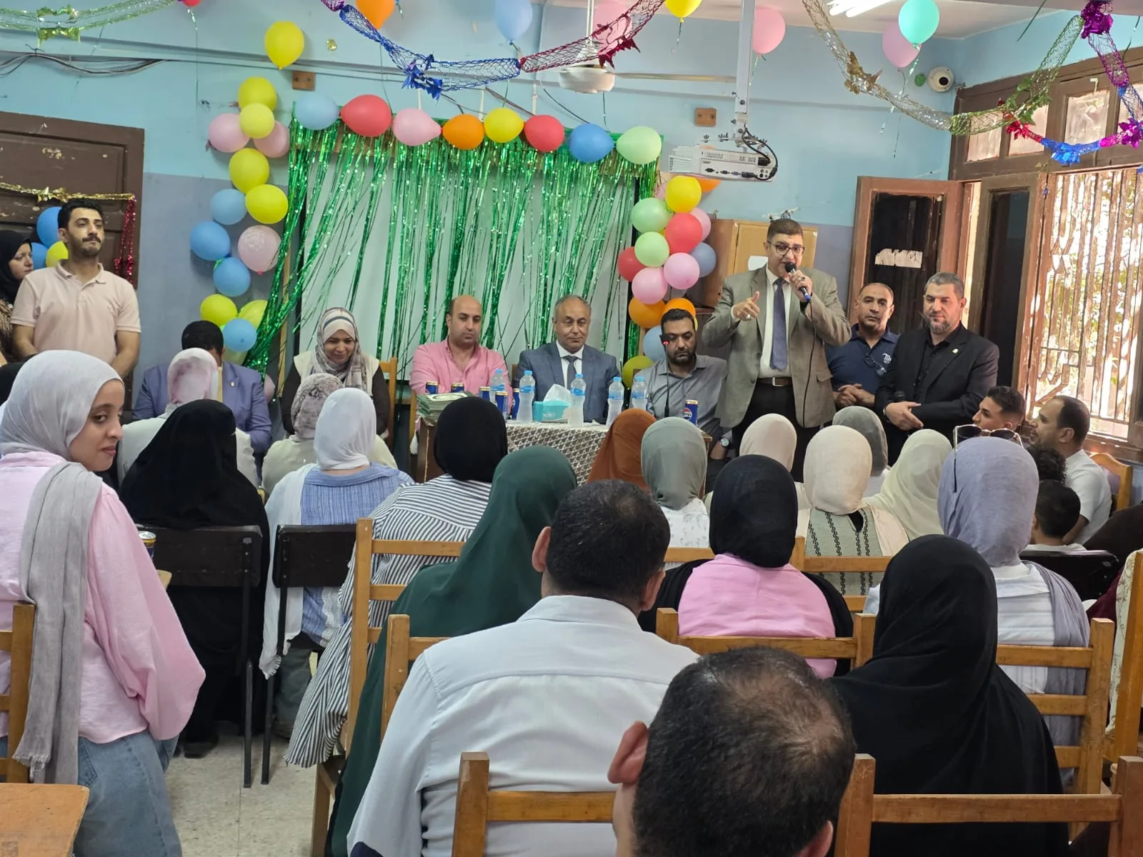 تكريم أوائل المعهد الفني الصحي ببنها.. تقدير للتميز وتحفيز لجيل جديد من الكوادر الصحية تكريم أوائل المعهد الفني الصحي ببنها.. تقدير للتميز وتحفيز لجيل جديد من الكوادر الصحية