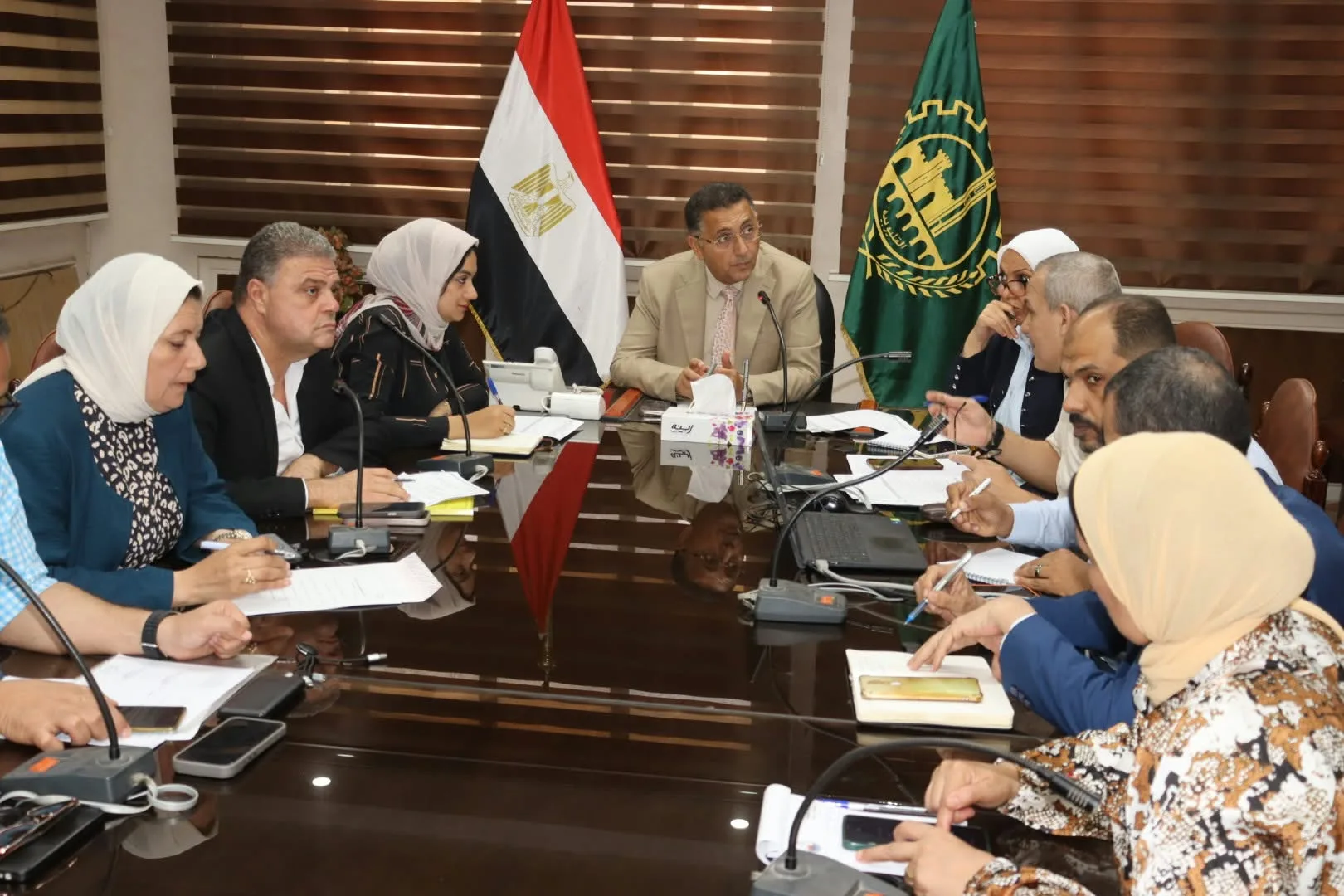 محافظ القليوبية يبحث خطة 2026/2027 ويوجه بسرعة تنفيذ المشروعات ومتابعة معدلات الإنجاز