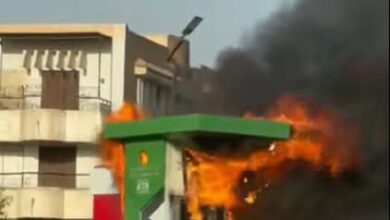 النيران تلتهم ماكينة ATM أمام جامعة بنها.. والسيطرة على الحريق دون إصابات
