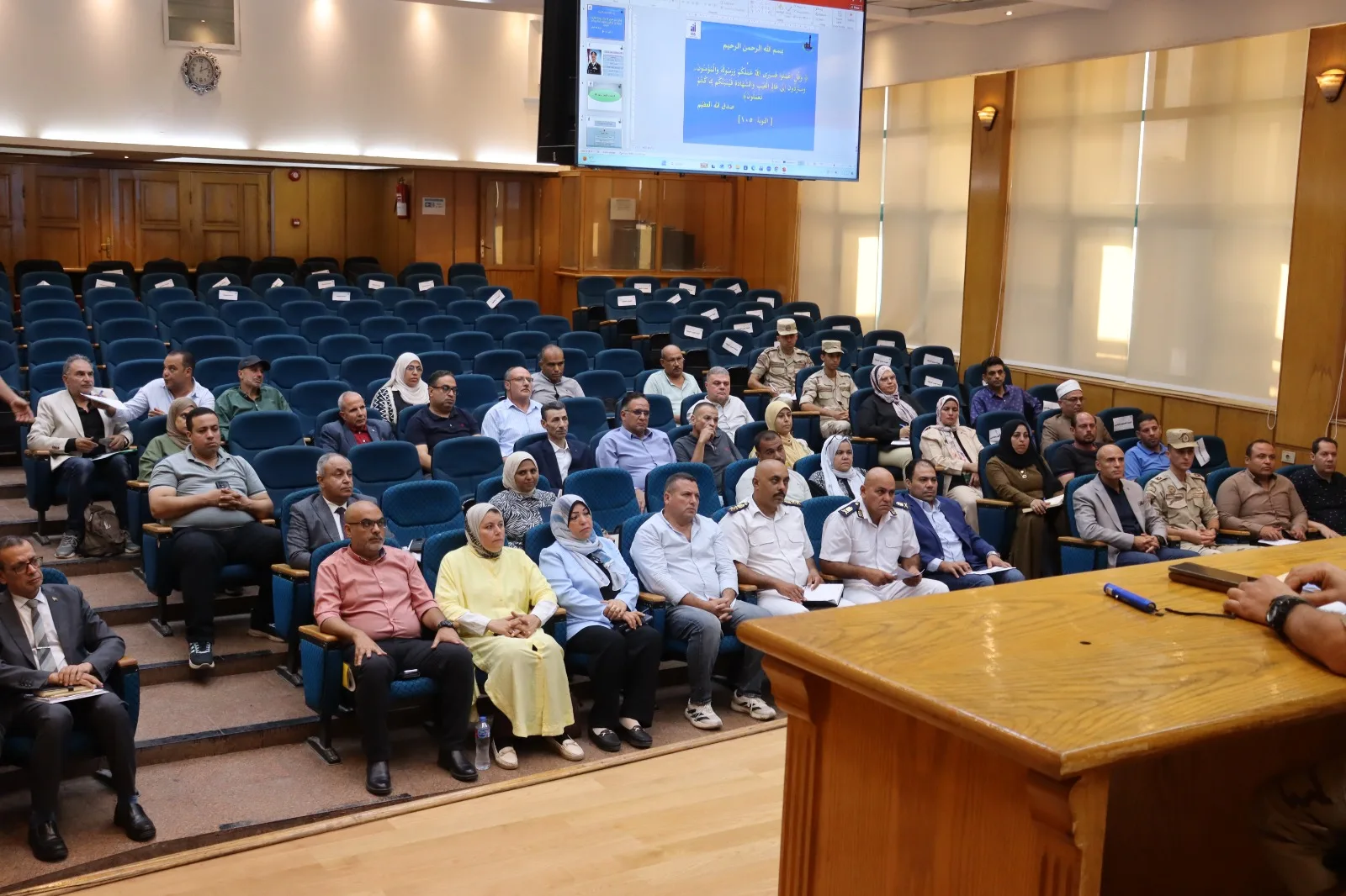 محافظ القليوبية يترأس الاجتماع التنسيقي للاستعداد لتنفيذ «مشروع صقر 172» لمجابهة الأزمات والكوارث.. ويؤكد رفع الجاهزية والتنسيق الكامل بين أجهزة المحافظة محافظ القليوبية يترأس الاجتماع التنسيقي للاستعداد لتنفيذ «مشروع صقر 172» لمجابهة الأزمات والكوارث.. ويؤكد رفع الجاهزية والتنسيق الكامل بين أجهزة المحافظة