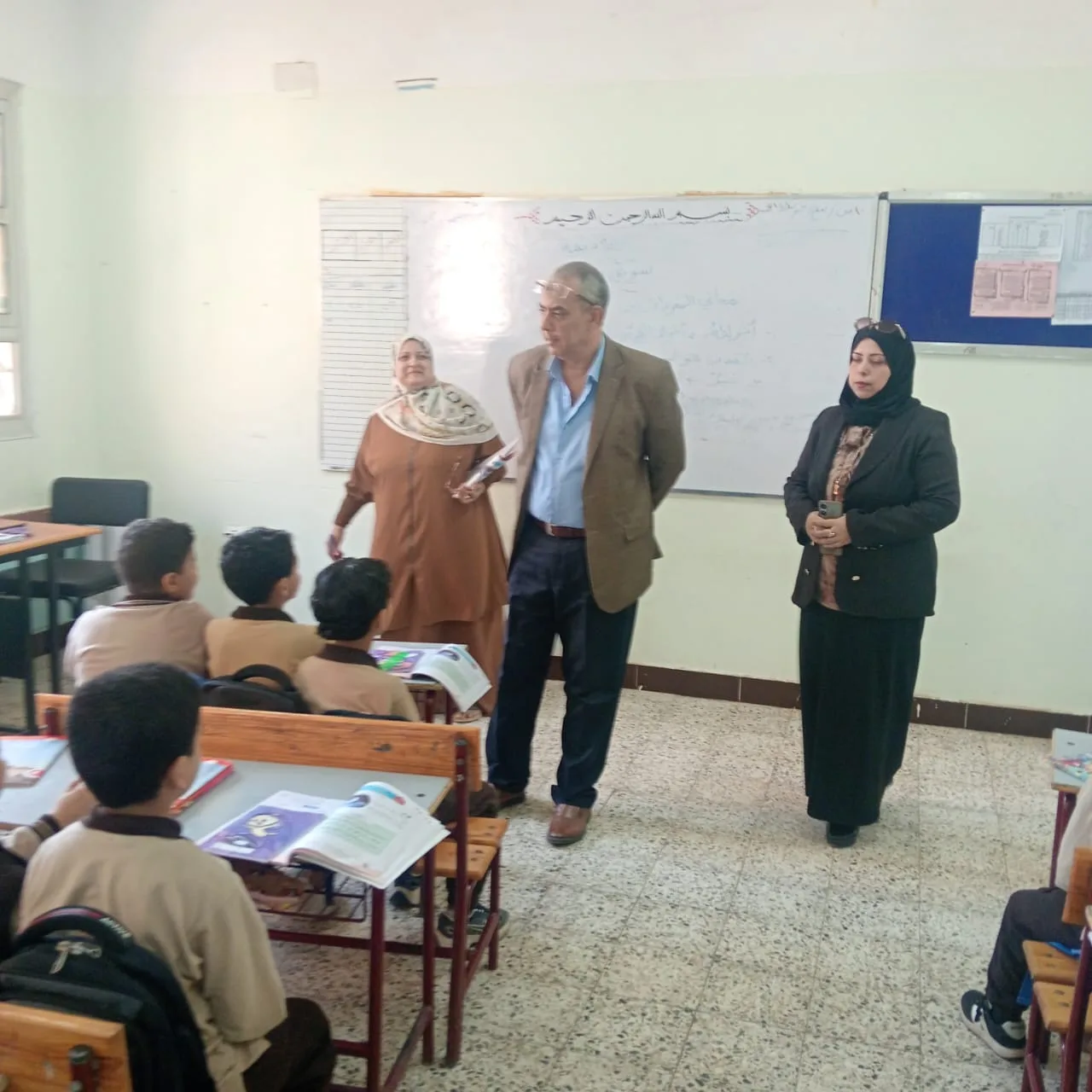 مدير تعليم القليوبية يحيل مدير ومعلمي مدرسة الحسانية الابتدائية بقها للتحقيق العاجل مدير تعليم القليوبية يحيل مدير ومعلمي مدرسة الحسانية الابتدائية بقها للتحقيق العاجل