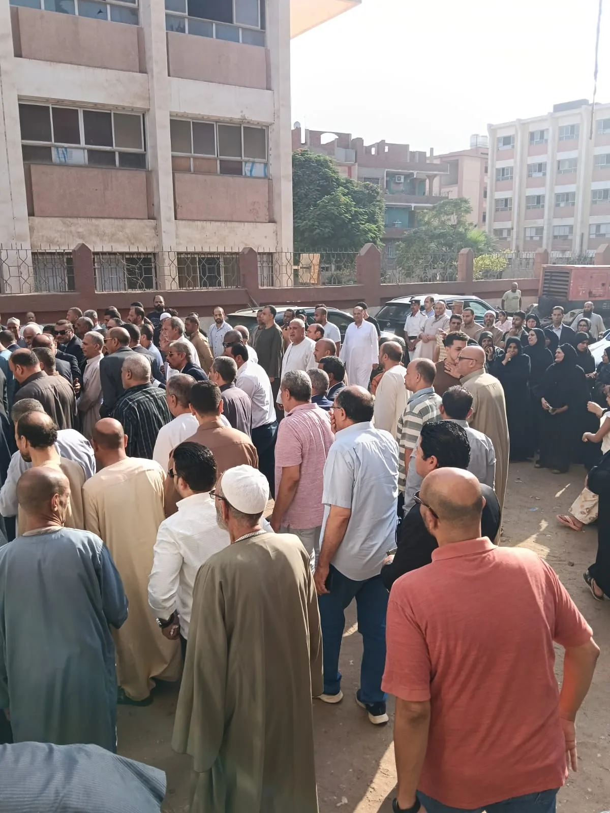 تشييع جثمان المستشار مسعد الفخراني رئيس هيئة قضايا الدولة الأسبق في مسقط رأسه بالقليوبية
