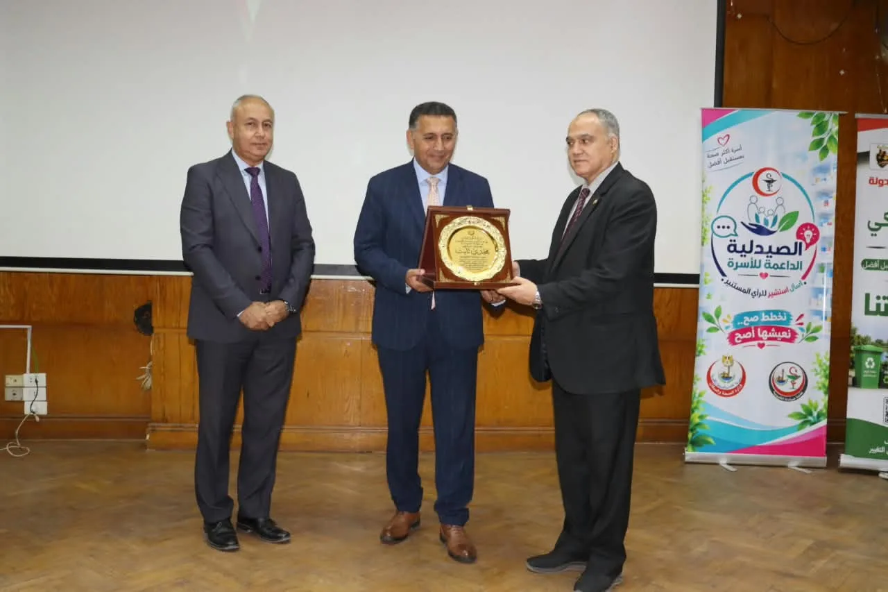 حسام عبد الفتاح يشهد تخرج الدفعة الأولى من برنامج «محاكاة رجل الدولة» بالقليوبية