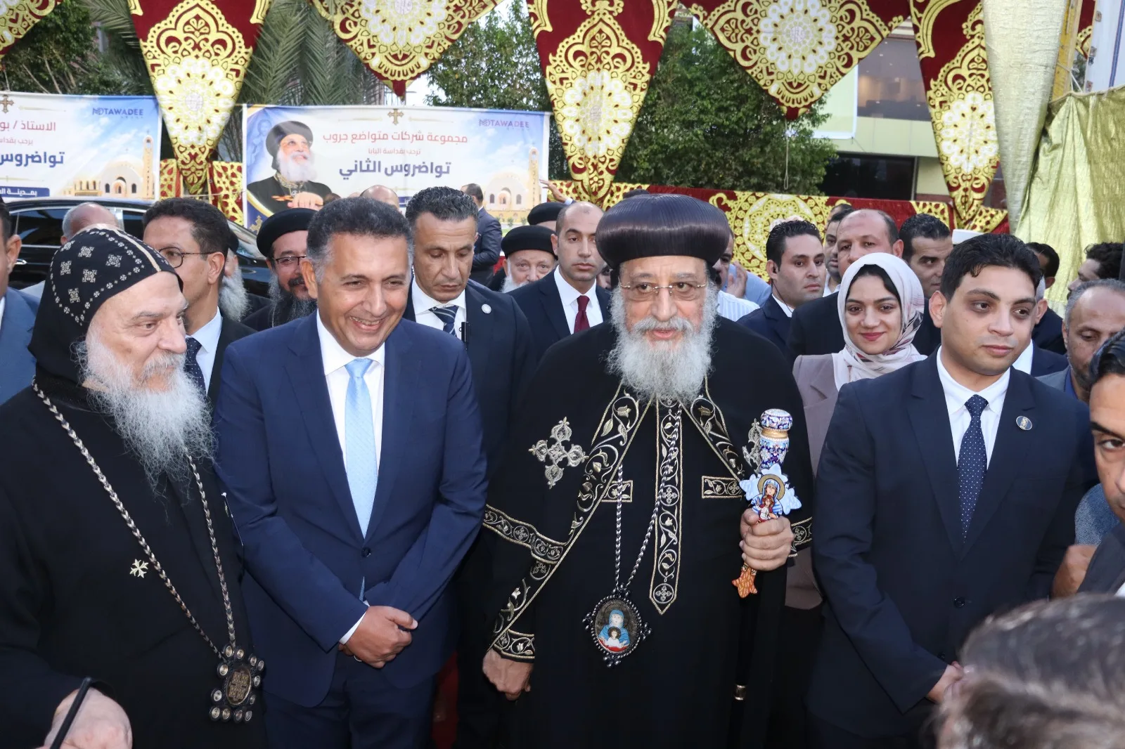 البابا تواضروس الثاني في العبور.. محافظ القليوبية يستقبل بابا الإسكندرية بكنيسة مار بولس الرسول البابا تواضروس الثاني في العبور.. محافظ القليوبية يستقبل بابا الإسكندرية بكنيسة مار بولس الرسول