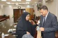 اهداء من صندوق تحيا مصر محافظ القليوبية يسلم  جوازات سفر لرحلة عمرة مجانيه