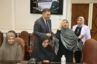 اهداء من صندوق تحيا مصر محافظ القليوبية يسلم  جوازات سفر لرحلة عمرة مجانيه