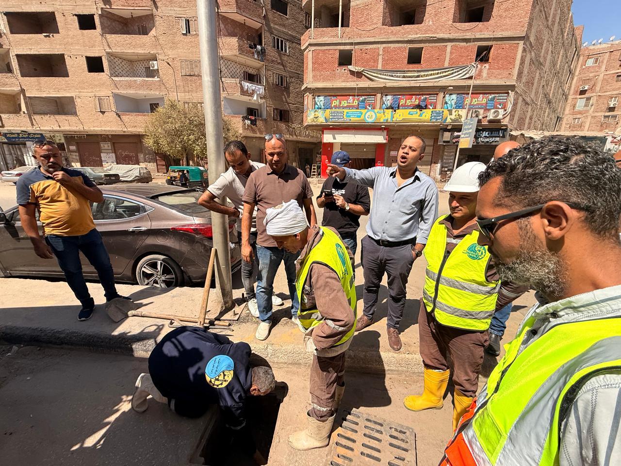 رئيس مياه القليوبية يتابع استعدادات الشركة لاستقبال فصل الشتاء وجاهزية المعدات وبلاعات صرف الأمطار بفرع الخصوص