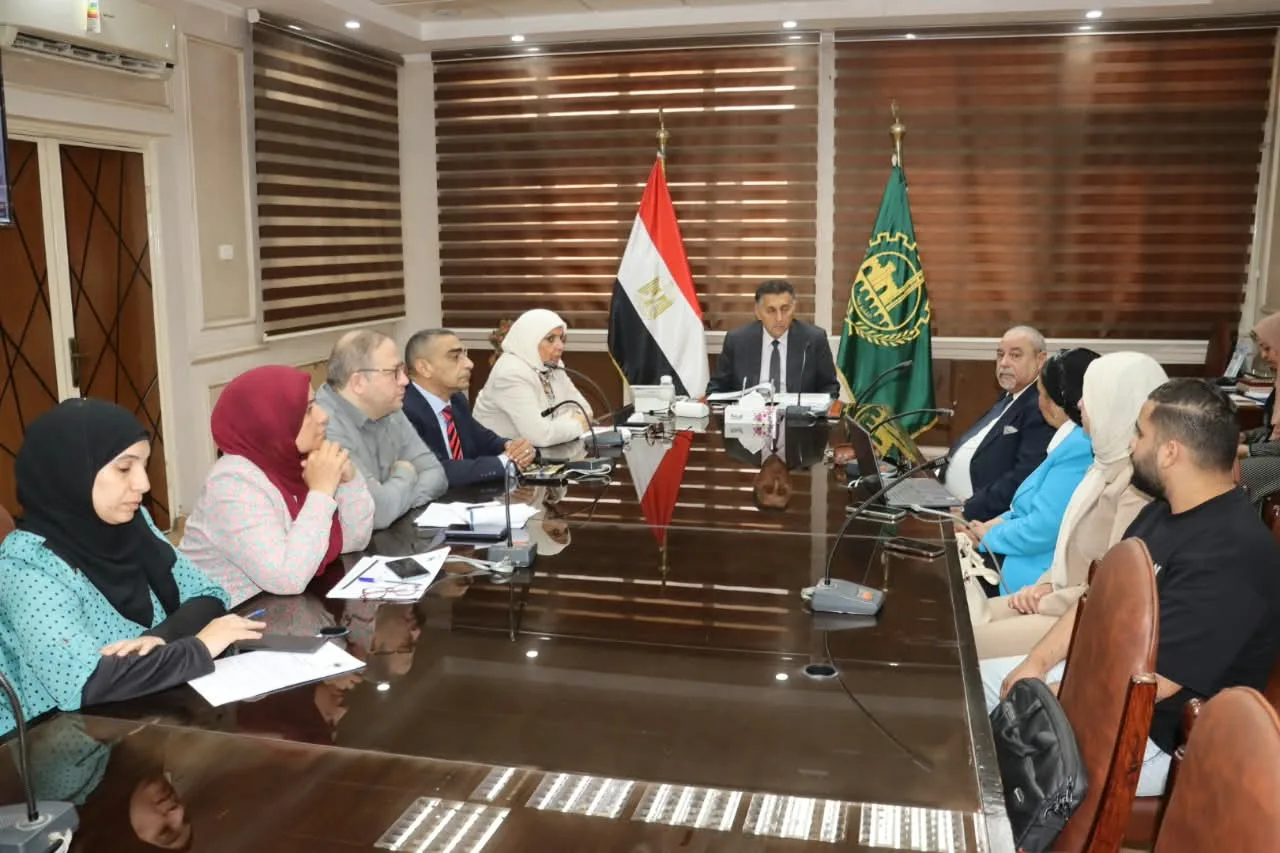  محافظ القليوبية يناقش مخطط تحويل «القلج» إلى مدينة.. ويؤكد أهمية وضع رؤية عمرانية متكاملة للمنطقة