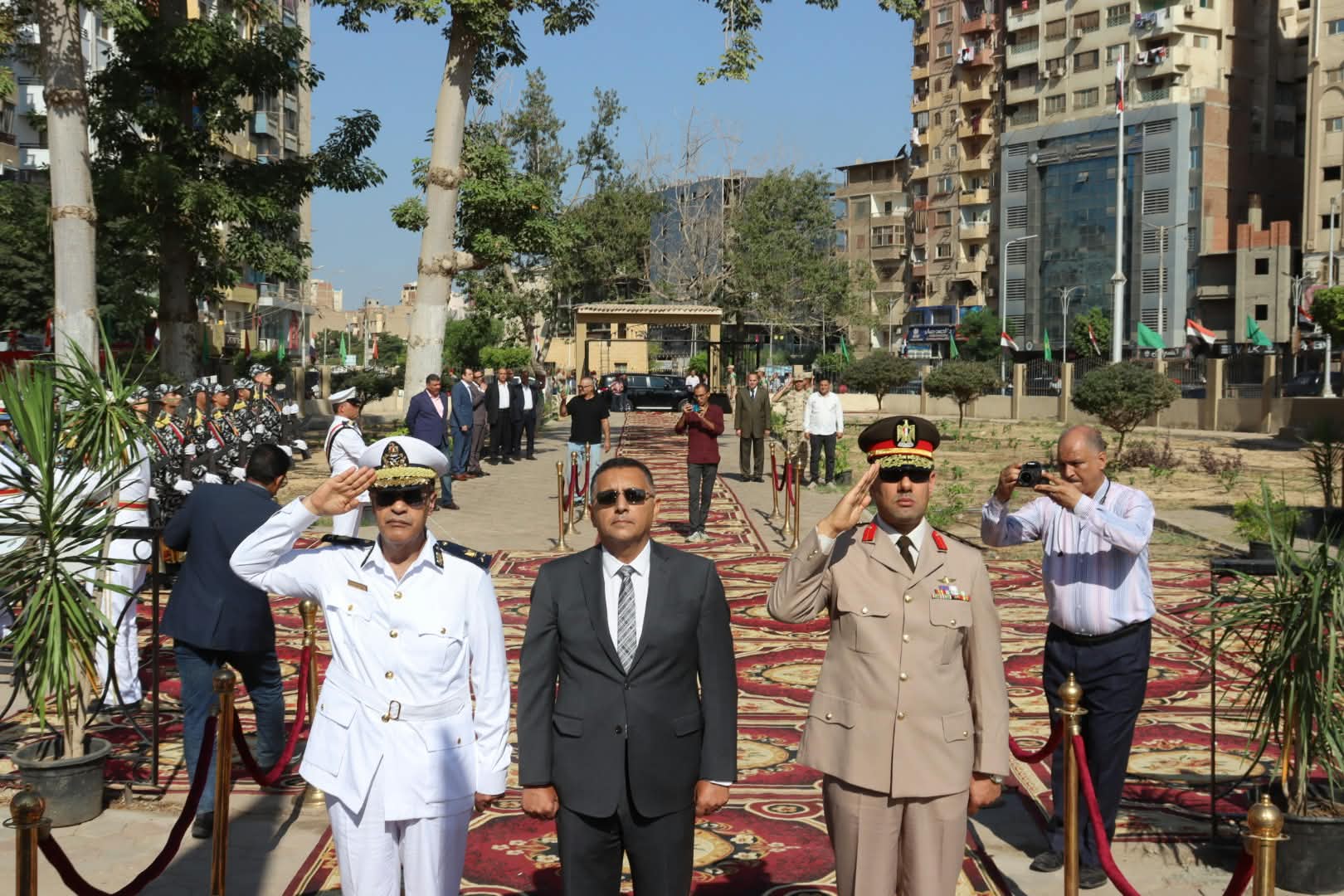 محافظ القليوبية يضع إكليل الزهور على النصب التذكاري لشهداء حرب أكتوبر من محافظة القليوبية احتفالًا بالذكرى الـ53 لانتصارات أكتوبر المجيدة محافظ القليوبية يضع إكليل الزهور على النصب التذكاري لشهداء حرب أكتوبر من محافظة القليوبية احتفالًا بالذكرى الـ53 لانتصارات أكتوبر المجيدة