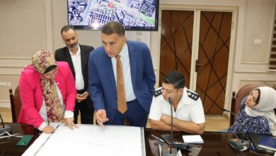 محافظ القليوبية يناقش أعمال تطوير محور بهتيم وربطه بمحور العصار