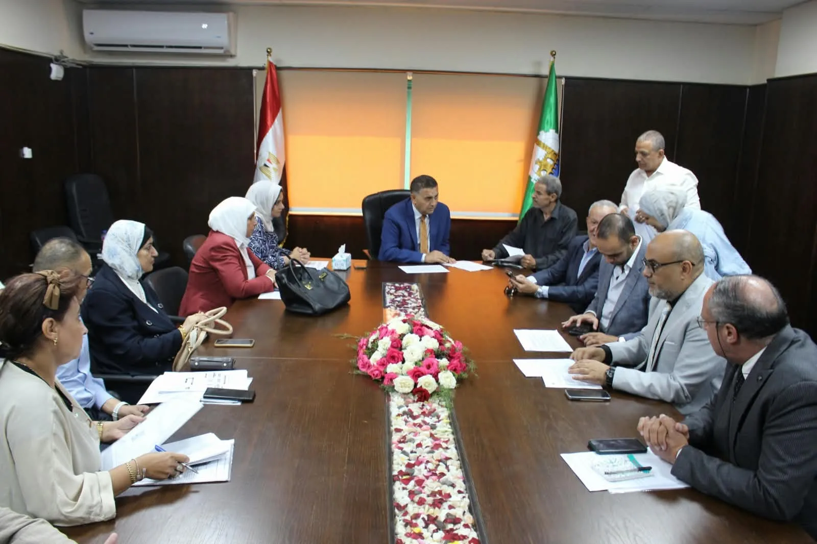 محافظ القليوبية يبحث شكاوى وطلبات مواطني الخصوص والخانكة وشبين القناطر خلال اللقاء الجماهيري محافظ القليوبية يبحث شكاوى وطلبات مواطني الخصوص والخانكة وشبين القناطر خلال اللقاء الجماهيري