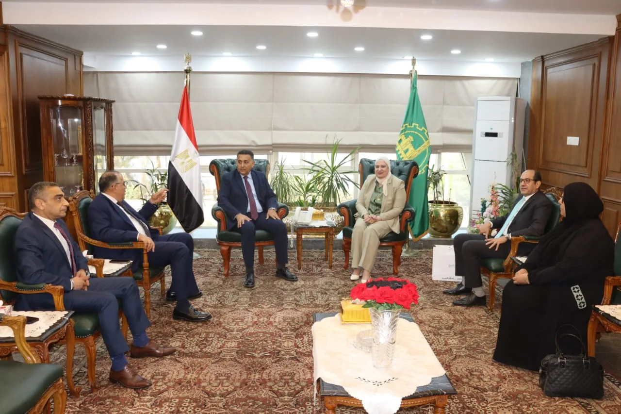 محافظ القليوبية يستقبل قيادات البنك الزراعي المصري لبحث دعم الأسر الأولى بالرعاية